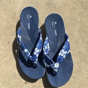 Size 8 Clark’s Flipflops